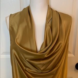 💛🤎Sexy! Gold sleeveless top.